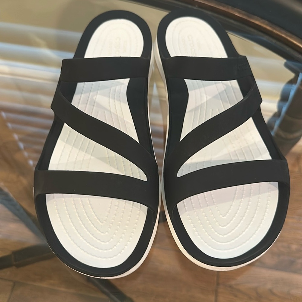 Black & white Size 10 Crocs Swiftwater Iconic Comfort Slide Sandal